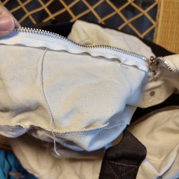 Large canvas duffle - Picture 2 of 8